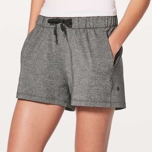 🍋Lululemon On The Fly Shorts🍋